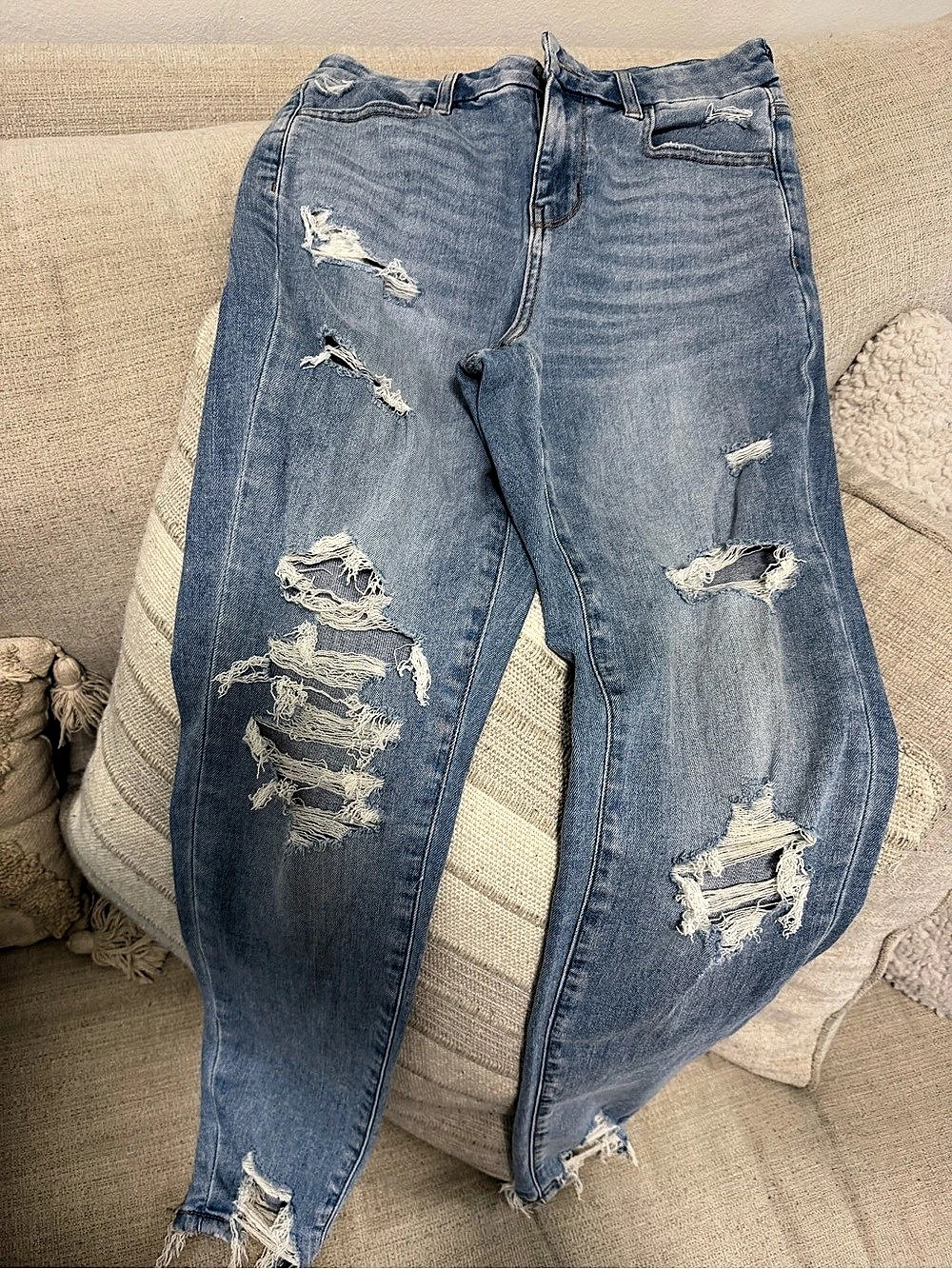 American Eagle AE Ripped Mom Jean Distressed Skinny Jeans in Blue